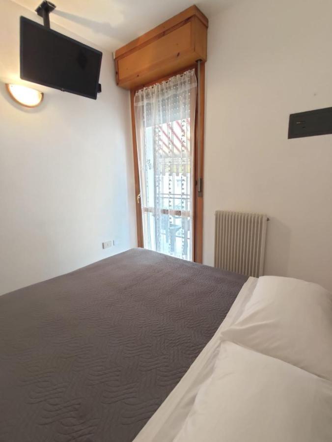 Bafile 18 - Piazza Marconi - Centrale - 50 Mt Dal Mare Lido di Jesolo Eksteriør bilde