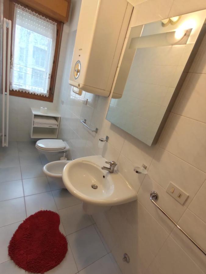 Bafile 18 - Piazza Marconi - Centrale - 50 Mt Dal Mare Lido di Jesolo Eksteriør bilde