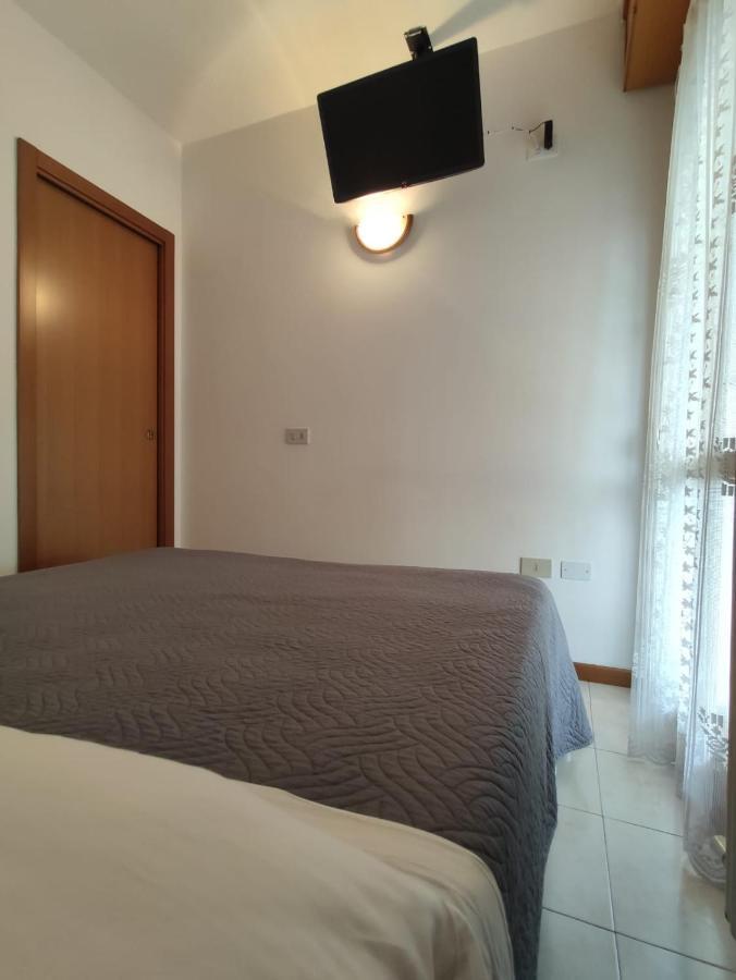 Bafile 18 - Piazza Marconi - Centrale - 50 Mt Dal Mare Lido di Jesolo Eksteriør bilde