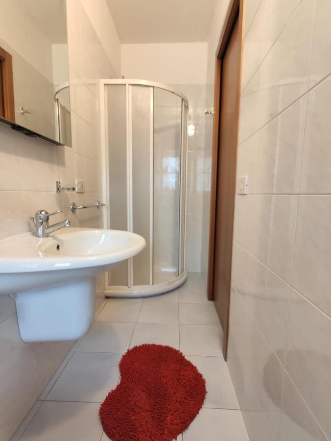 Bafile 18 - Piazza Marconi - Centrale - 50 Mt Dal Mare Lido di Jesolo Eksteriør bilde